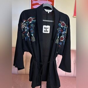 🖤 DANI & DAVI Embroidered Kimono/Wrap Top